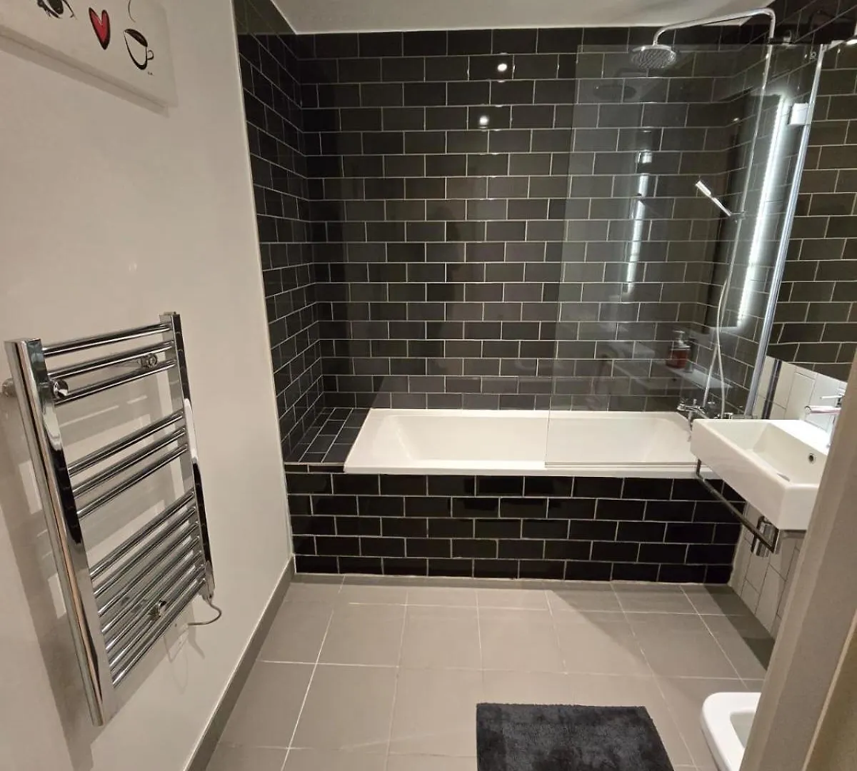 Private Room Private Toilet Excel London City Airport Royal Wharf