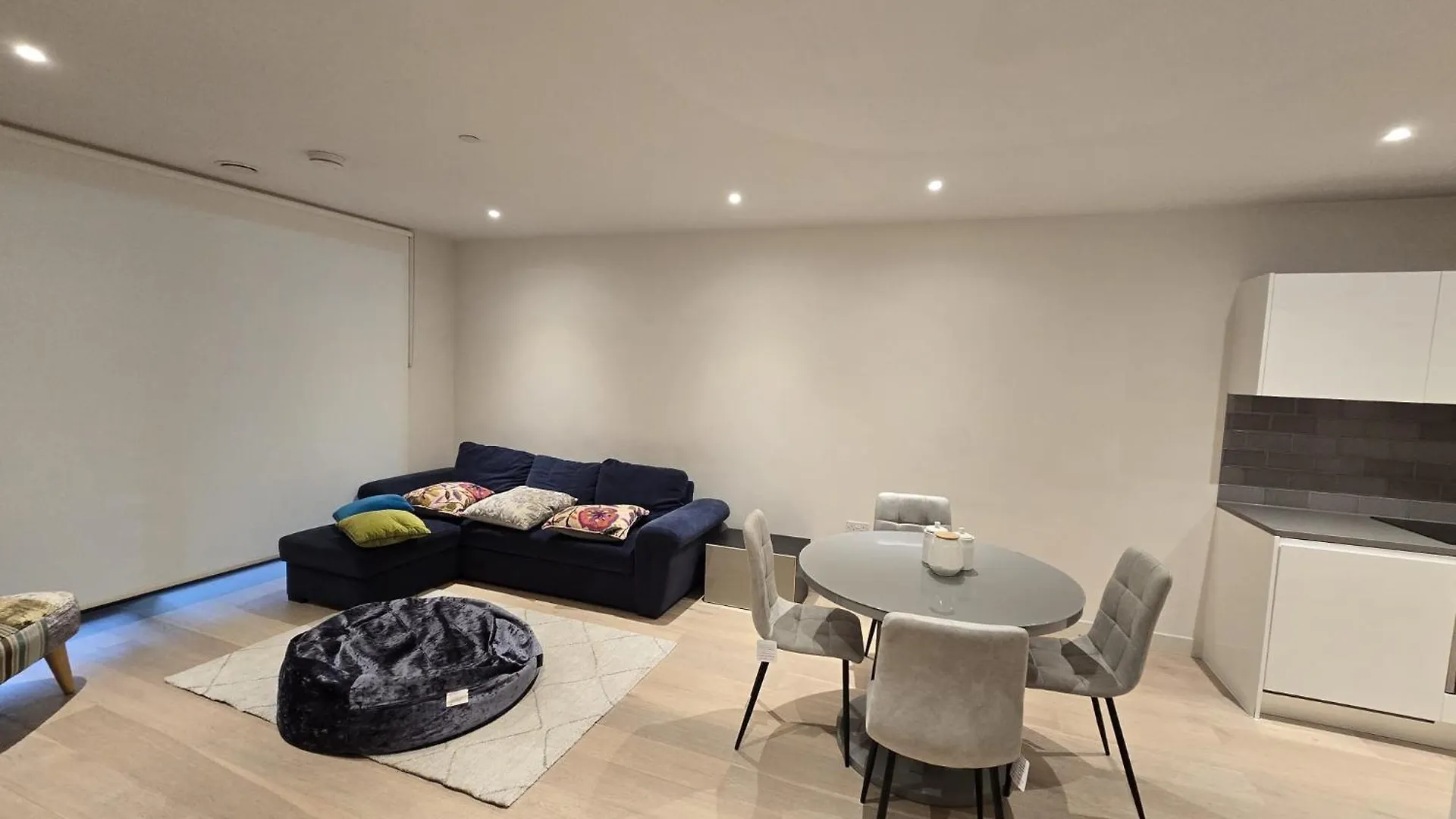 Private Room Private Toilet Excel London City Airport Royal Wharf 0*,  Wielka Brytania