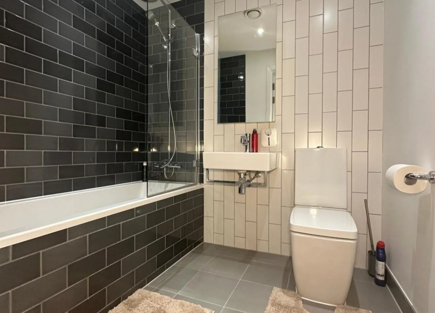 Private Room Private Toilet Excel London City Airport Royal Wharf 0*,  Wielka Brytania